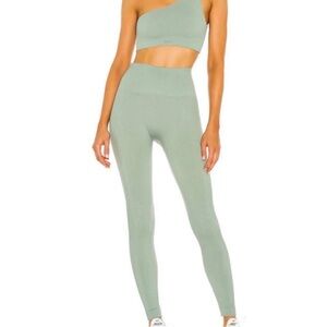 SET Active Sculptflex Legging in Aspen Green Size XS/S